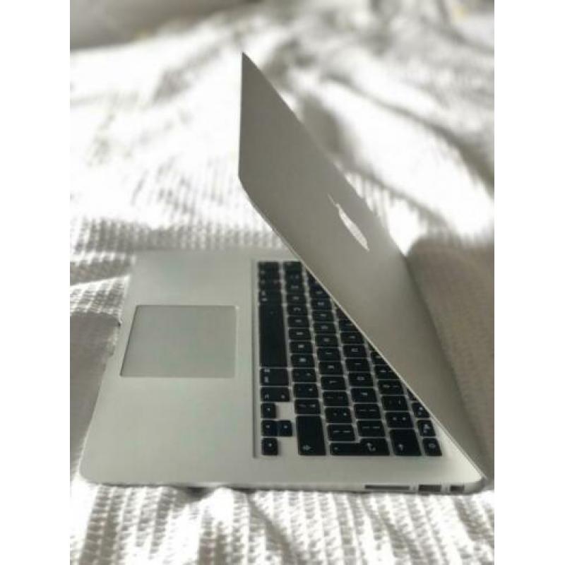 Zeer Nette Apple Macbook 2013