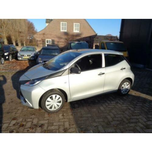 Toyota Aygo 1.0 VVT-i x-fun airco, handsfree, usb (bj 2017)