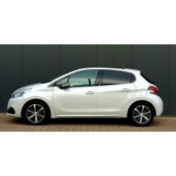 Peugeot 208 1.2 PureTech Allure Panoramadak PDC Camera Navi