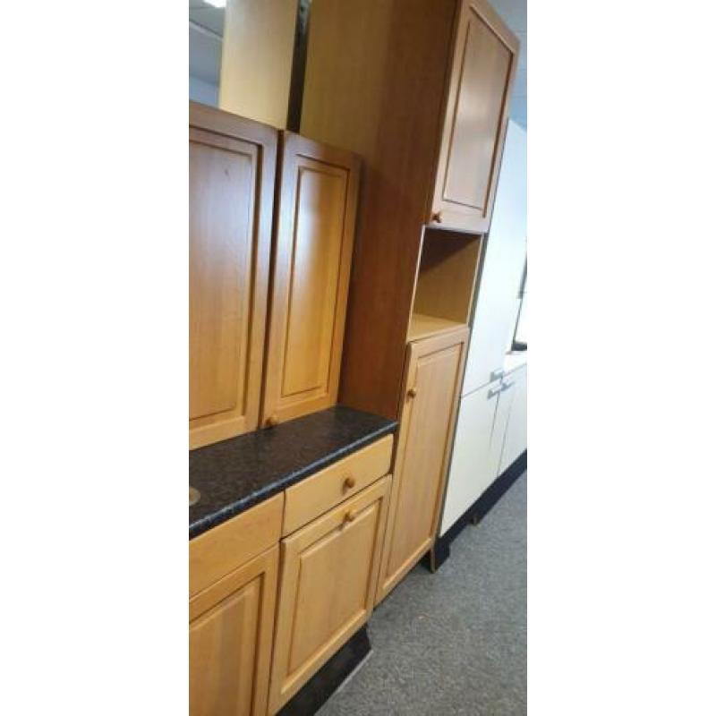 Complete keuken oven kookplaat afzuigkap kraan b325/d60/h90