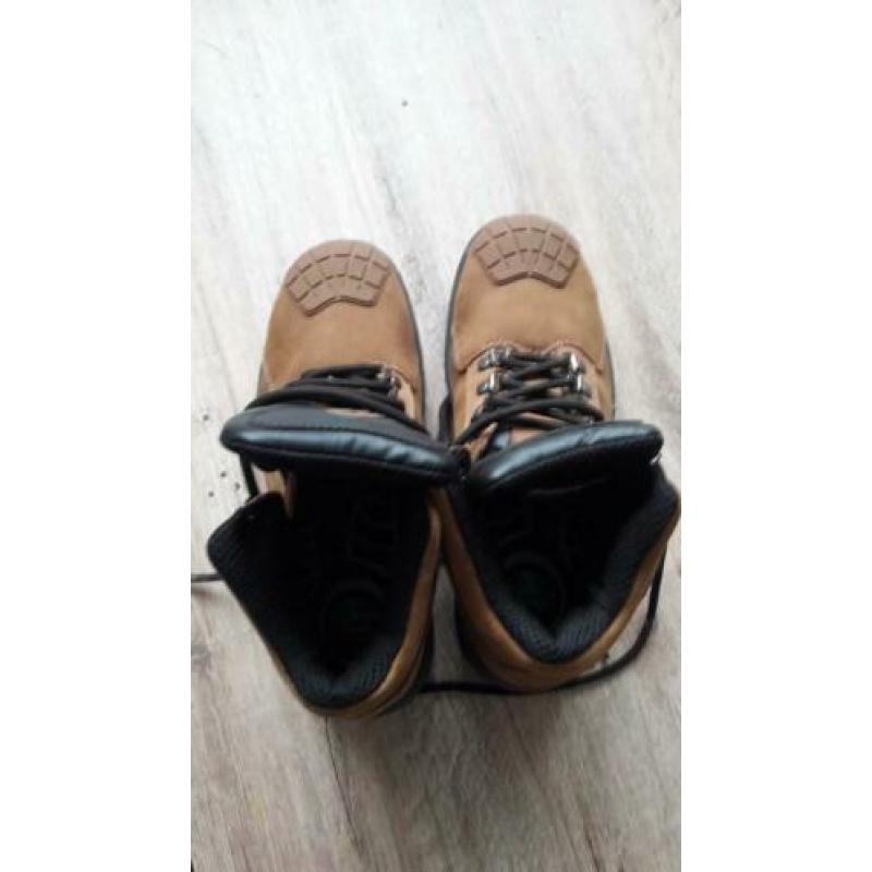 Veiligheidsschoenen merk Bata maat 41