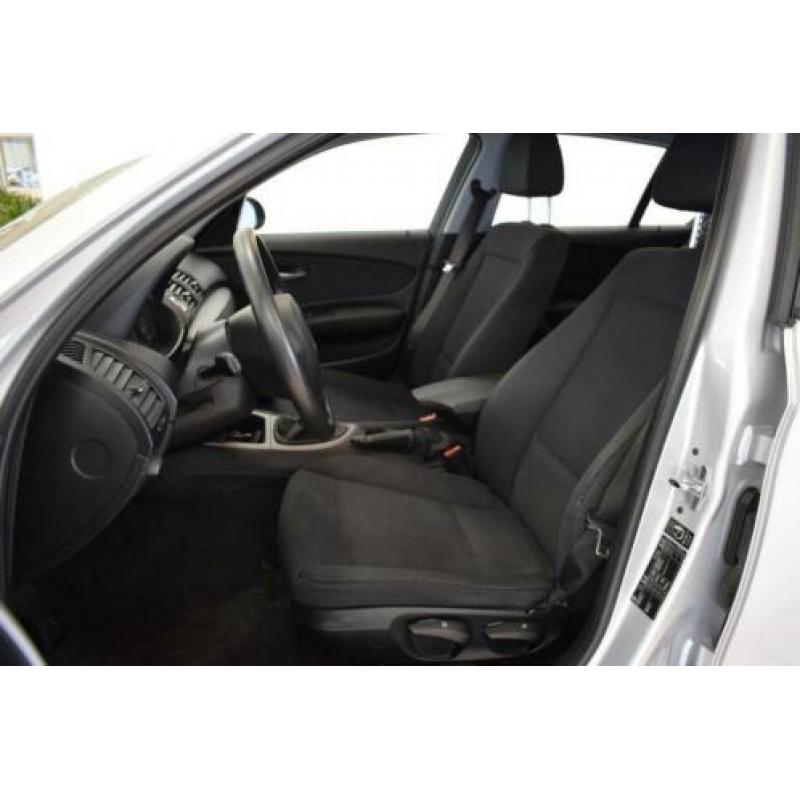 BMW 1 Serie 116i Climate-control/Lichtmetalen velgen/Stoelve