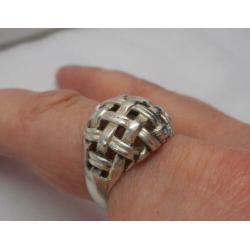Zilveren mooie vintage ring maat ruim 17 nr.325