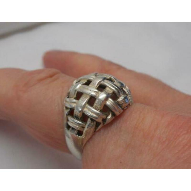 Zilveren mooie vintage ring maat ruim 17 nr.325