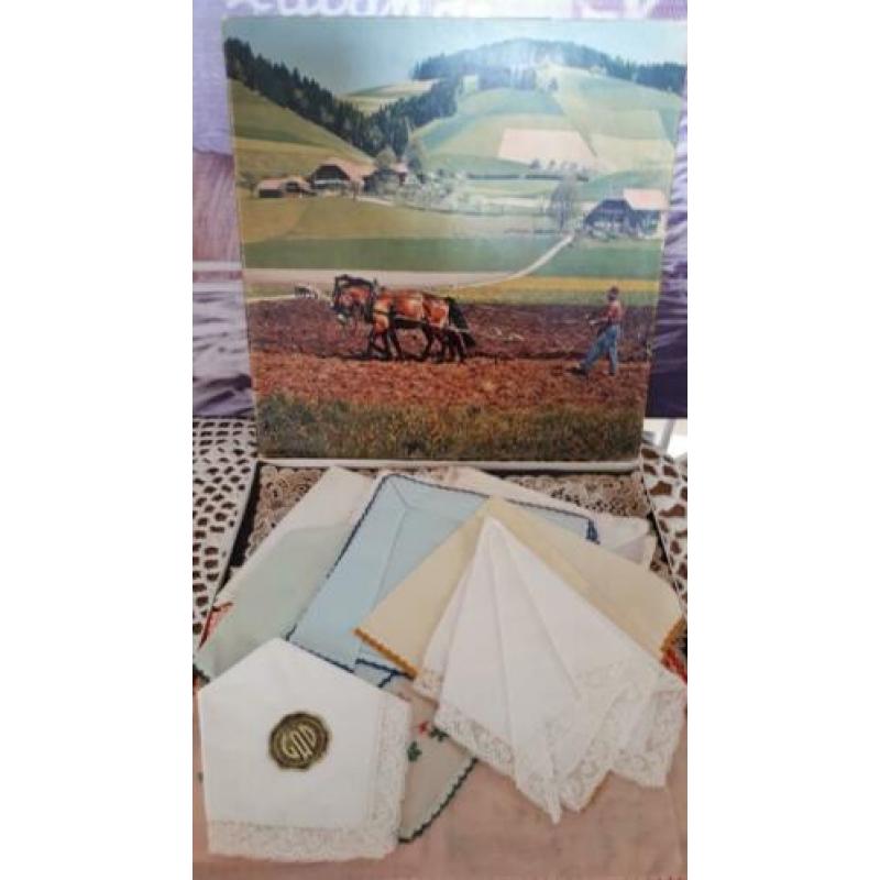 10 Vintage dames zakdoekjes, geborduurd, kant, wit&pastel