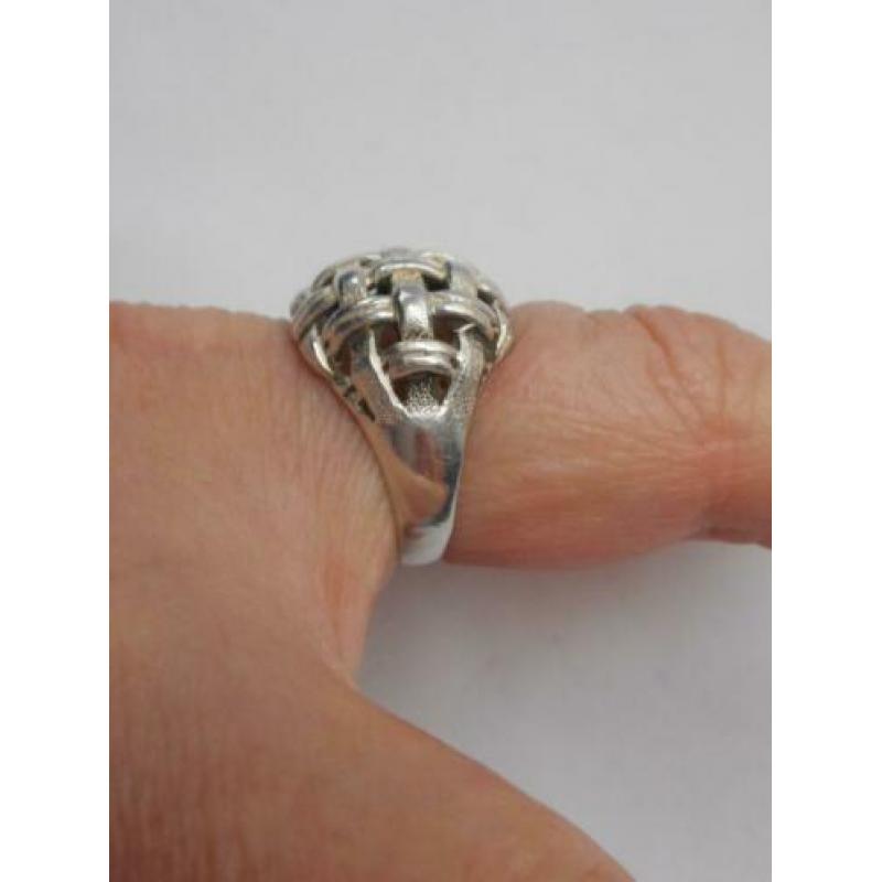Zilveren mooie vintage ring maat ruim 17 nr.325
