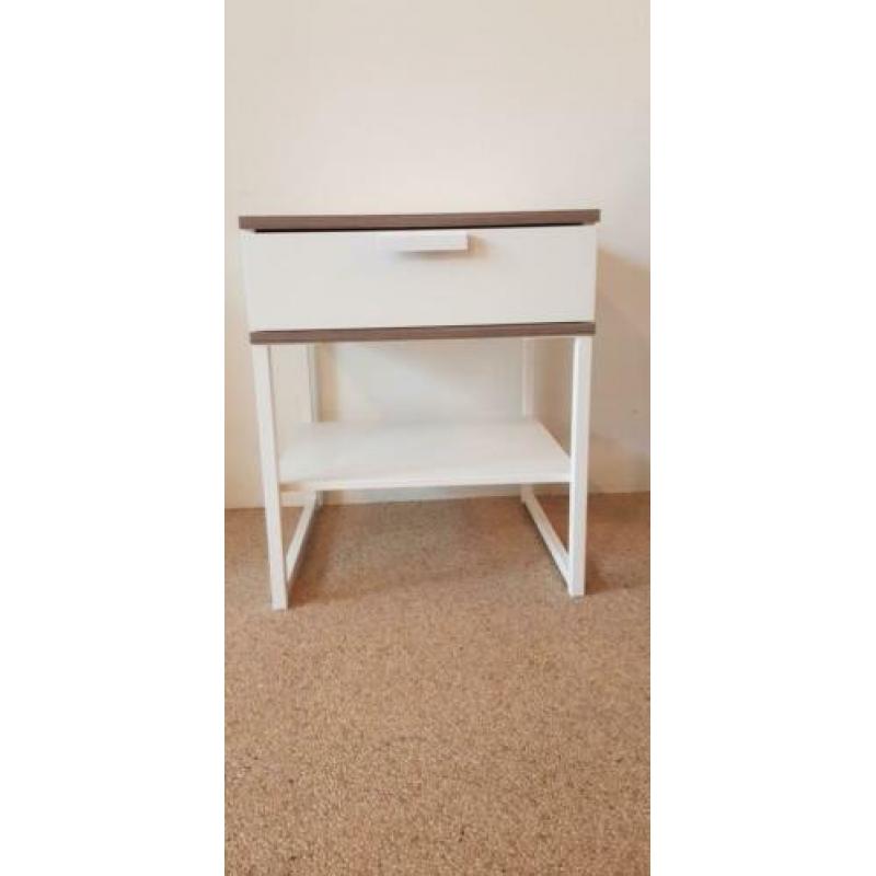 Nieuw Ikea nachtkastje