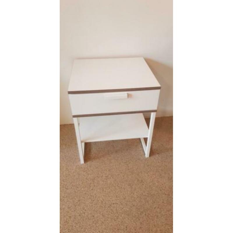 Nieuw Ikea nachtkastje