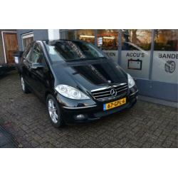 Mercedes-Benz A-Klasse 170 Avantgarde 5DRS,XENON.LEDER,NAVI