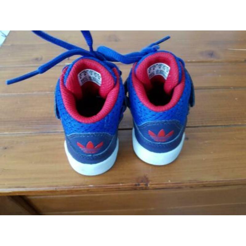 Schoenen jongens Adidas maat 19