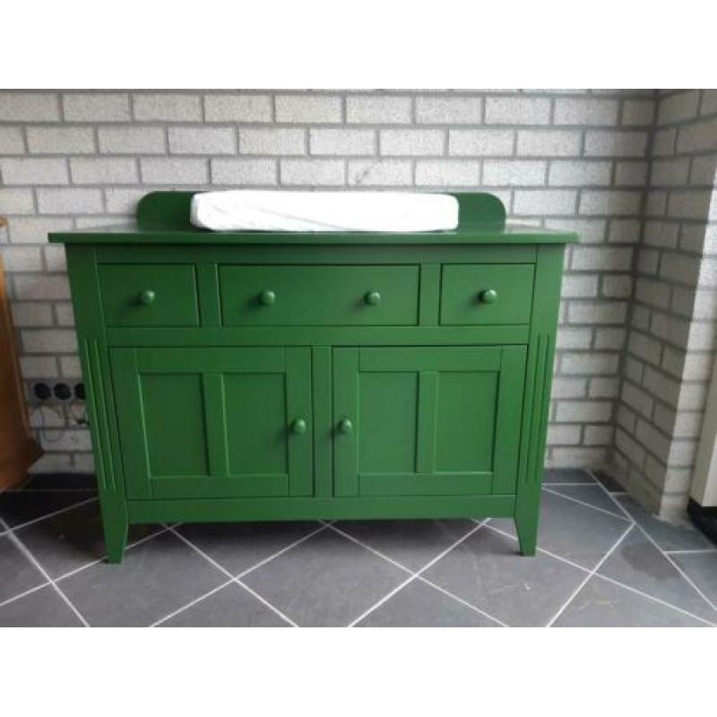 Mooie opgeknapte babykamer te koop