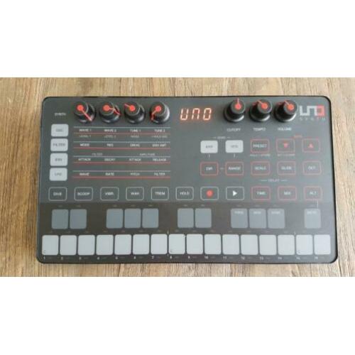 UNO SYNTH - Wat een geluid €140.00 NIEUW!