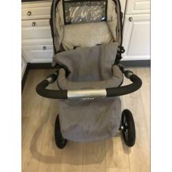 Kinderwagen compleet MOET NU WEG!!