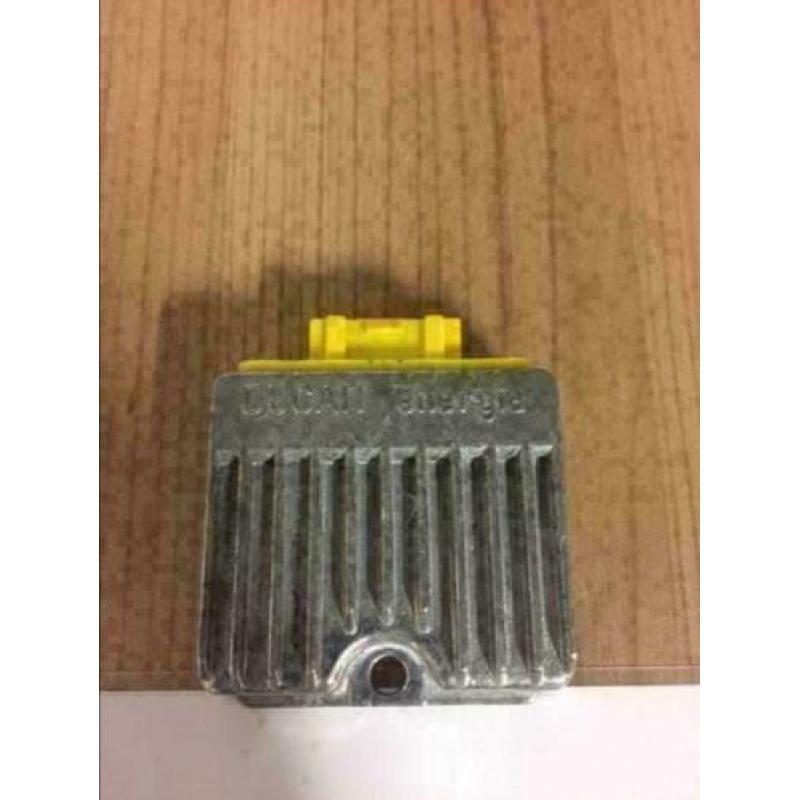 Ducati spanningsregelaar 4TAKT 2V Vespa S LX Sprint Zip Fly