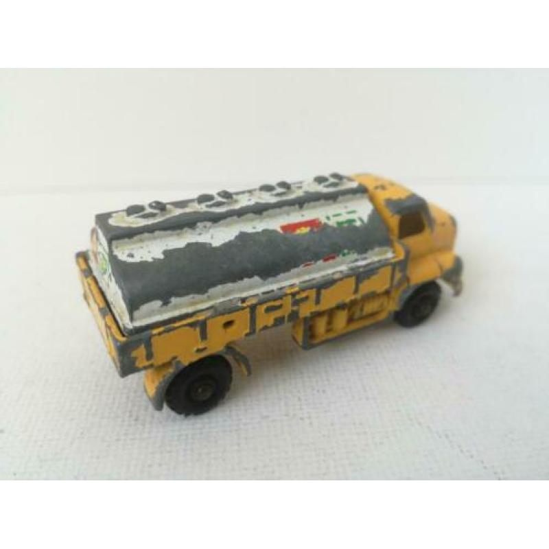 Budgie Model England. Tankwagen Shell & BP.