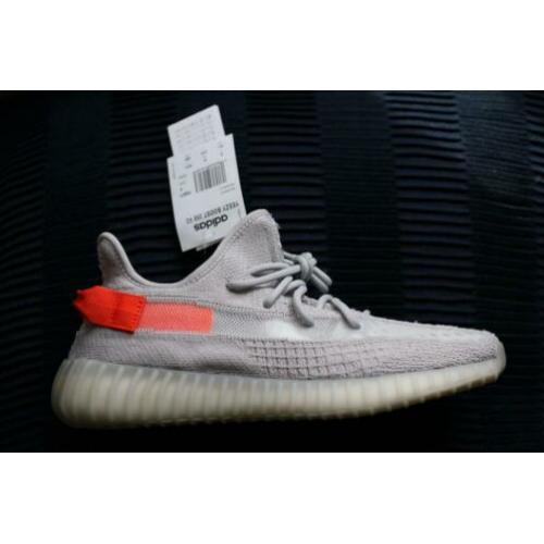 Yeezy Boost 350 V2 “Tail Light” - US 9.5 / EU 43.5