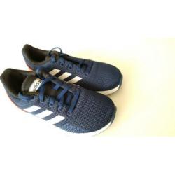 Adidas Run schoenen mt 31 In nieuwe staat!!!!