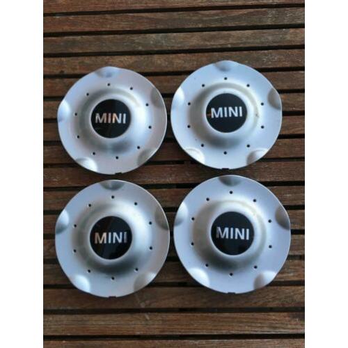 Naafdoppen Mini 4 stuks goede staat 55mm diameter