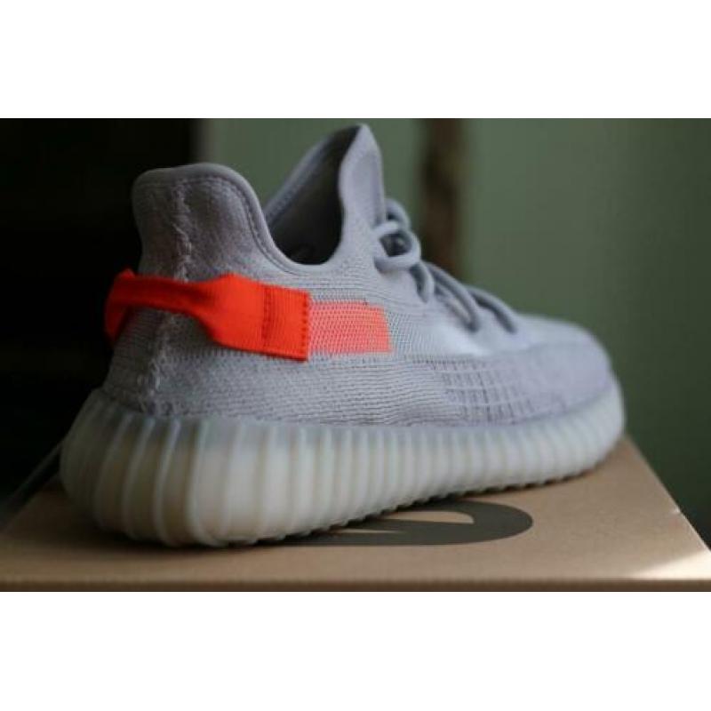Yeezy Boost 350 V2 “Tail Light” - US 9.5 / EU 43.5