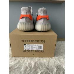 Yeezy boost 350 V2 Tail Light 44