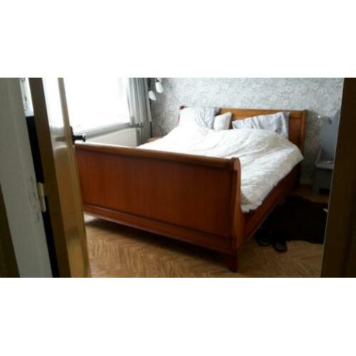 Antiek 2 persoons bed zonder matrassen