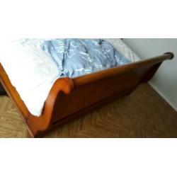 Antiek 2 persoons bed zonder matrassen