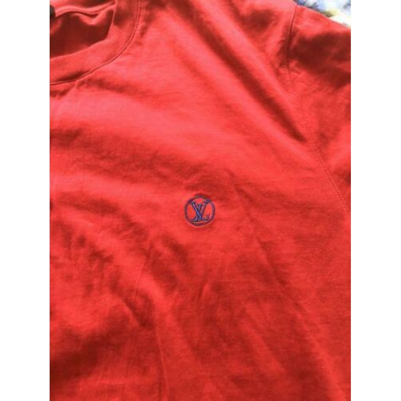 Louis vuitton t shirt.