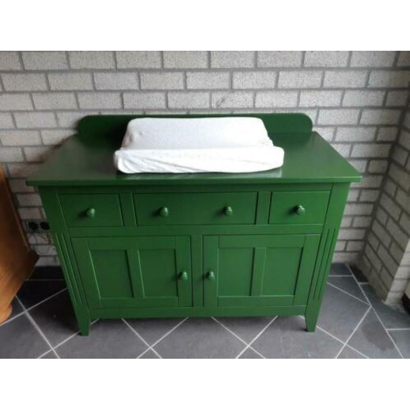 Mooie opgeknapte babykamer te koop