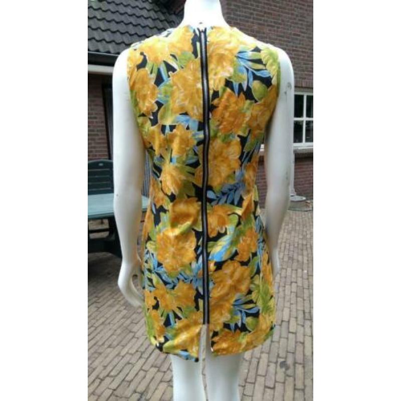 (KR50) BAVARIA 'Hare Maristeit' oranje reversable jurkje.