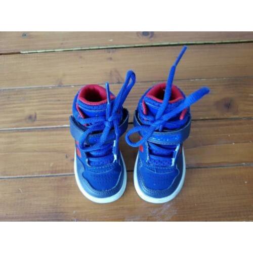 Schoenen jongens Adidas maat 19