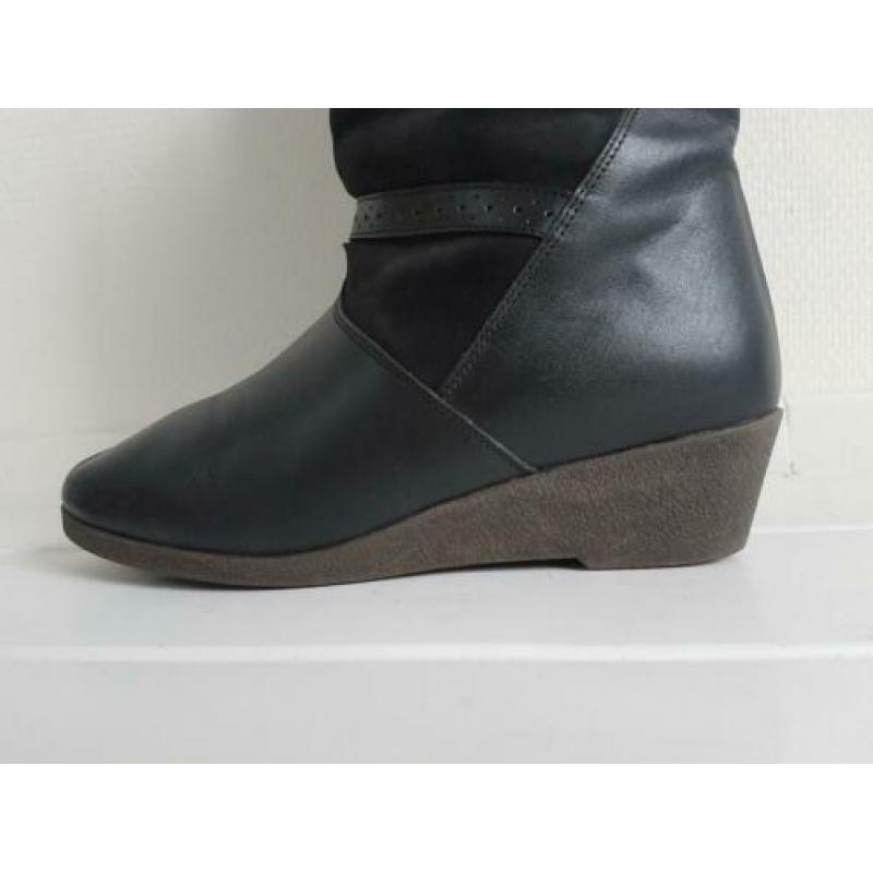 #705 Vintage laarzen zwart 39 sleehak leder gevoerd suède
