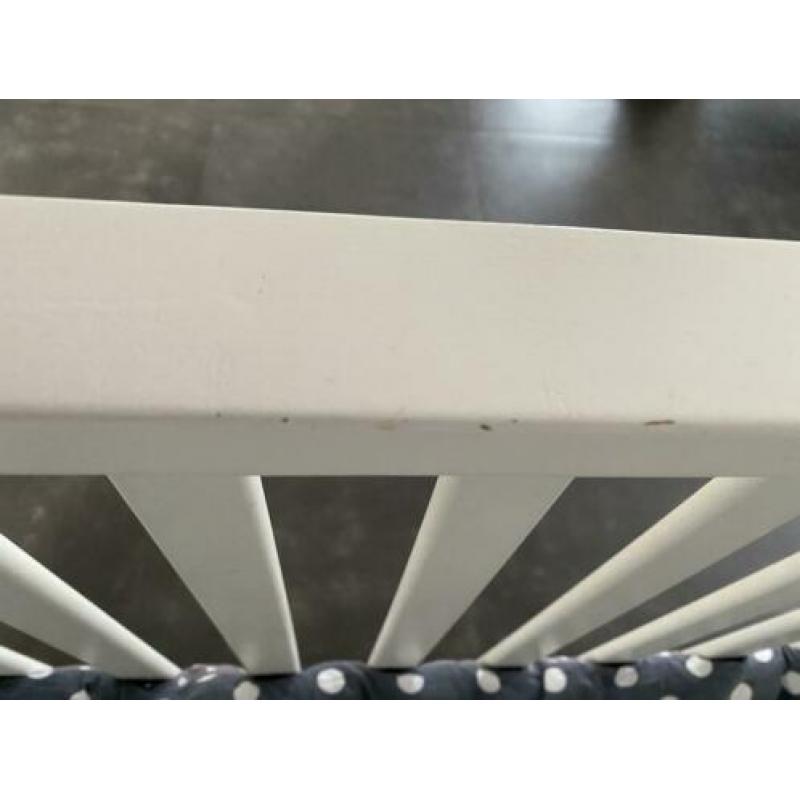 Mooie witte box TWF met boxkleed