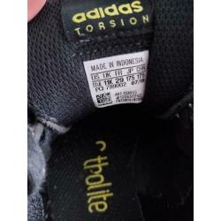 Adidas torsion maat 29