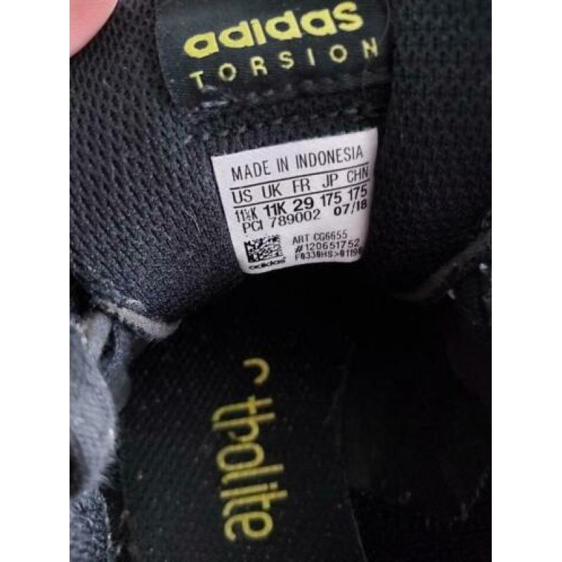 Adidas torsion maat 29