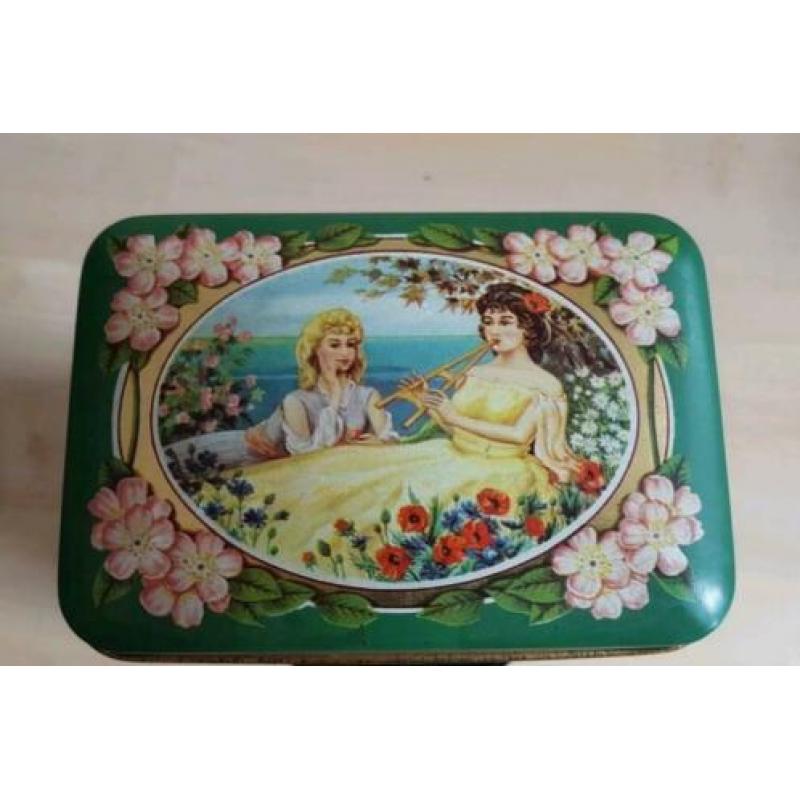 Twee brocante blikken