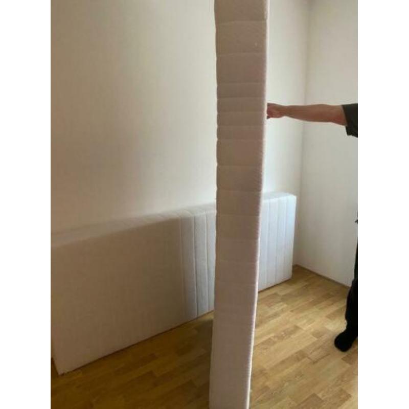 matrassen 80x200cm € 65 pst en 2 voor 110 euro