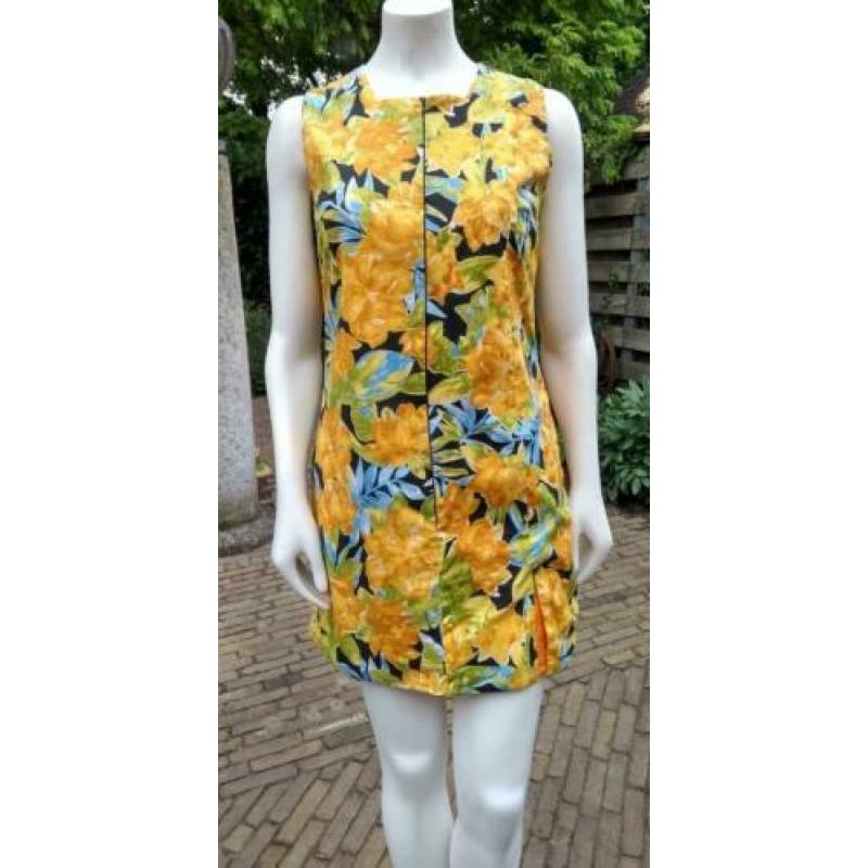 (KR50) BAVARIA 'Hare Maristeit' oranje reversable jurkje.