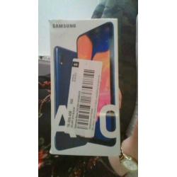 Samsung galaxy A10 blauw, met doos en oplader.