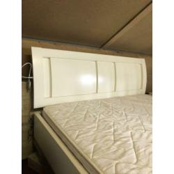 Tweepersoons bed (140x200cm)