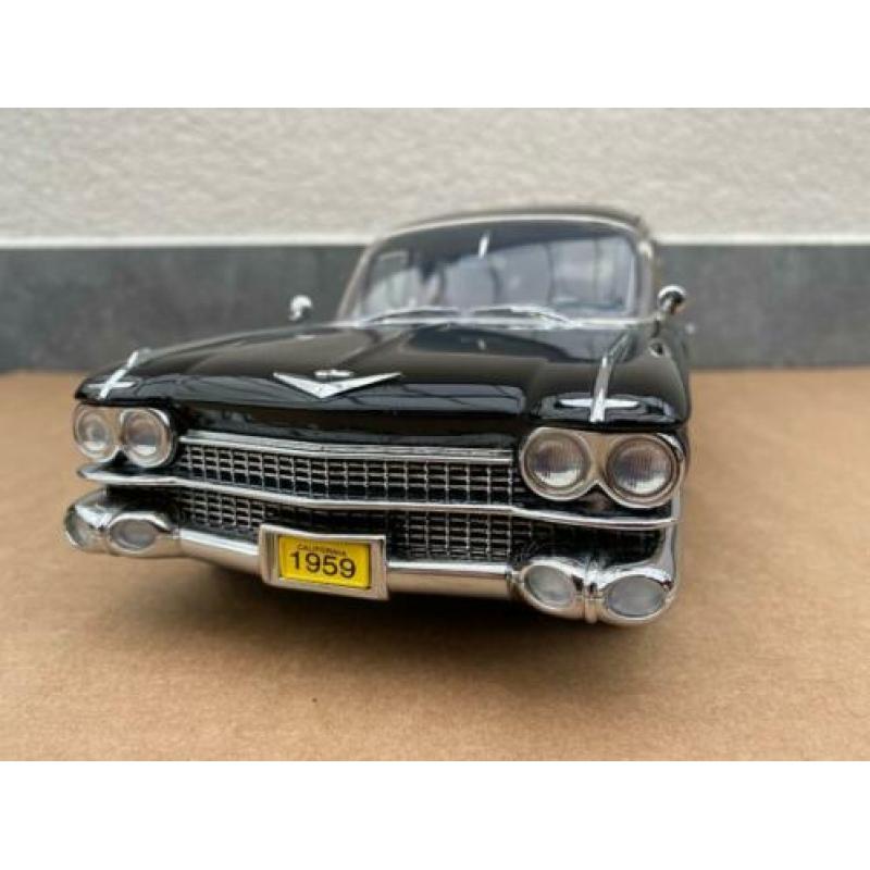 1:18 - Cadillac Hearse - Precision Miniatures