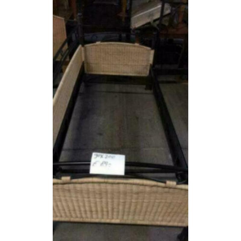 Bedden te koop verschillende soorten en maten