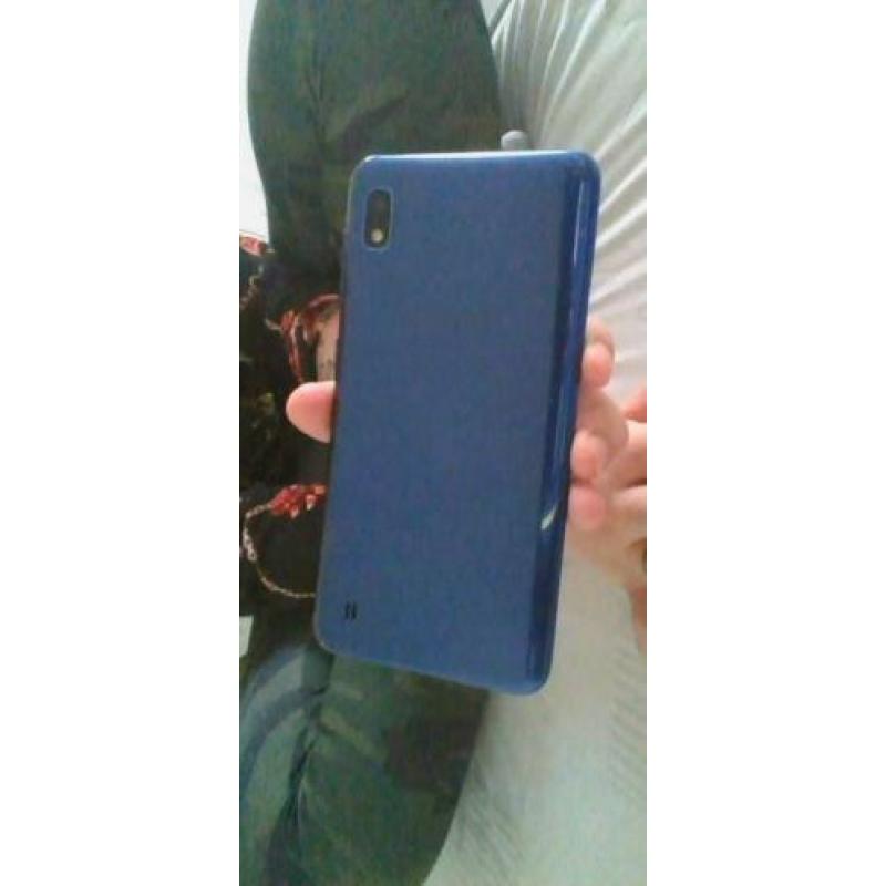 Samsung galaxy A10 blauw, met doos en oplader.