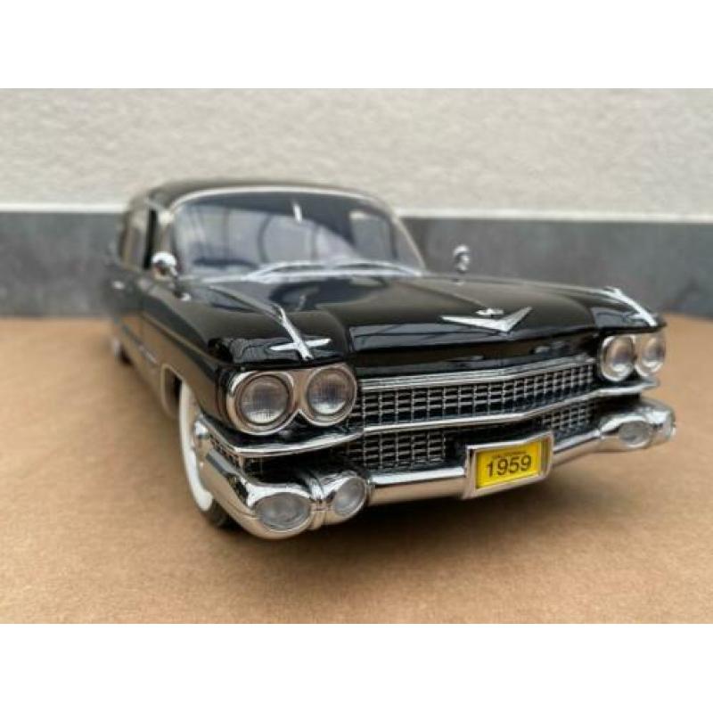 1:18 - Cadillac Hearse - Precision Miniatures