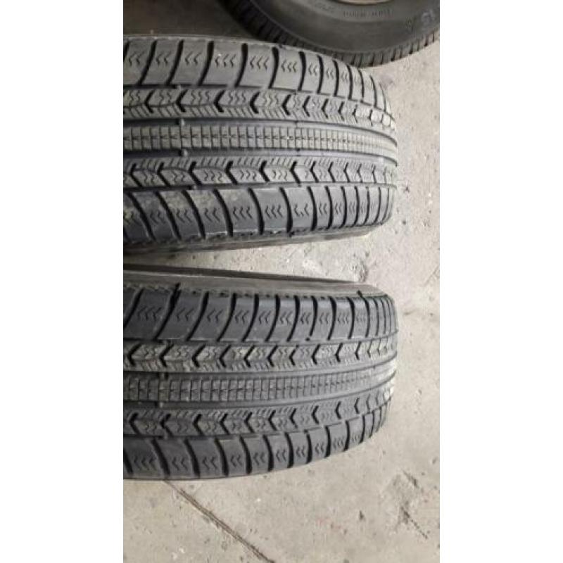 4 stalen velgen met winterbanden | 15 inch