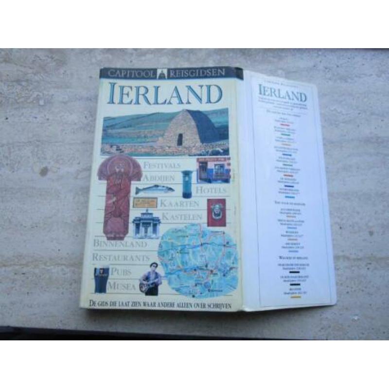 Capitool reisgids Ierland. 384 blz. Zie andere reisgidsen.