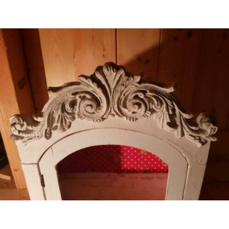 Brocante wandkastje