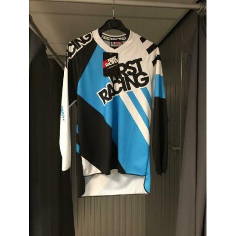 Nieuwe First Racing cross-shirts