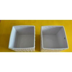 2 witte handmade bloempotten van TS