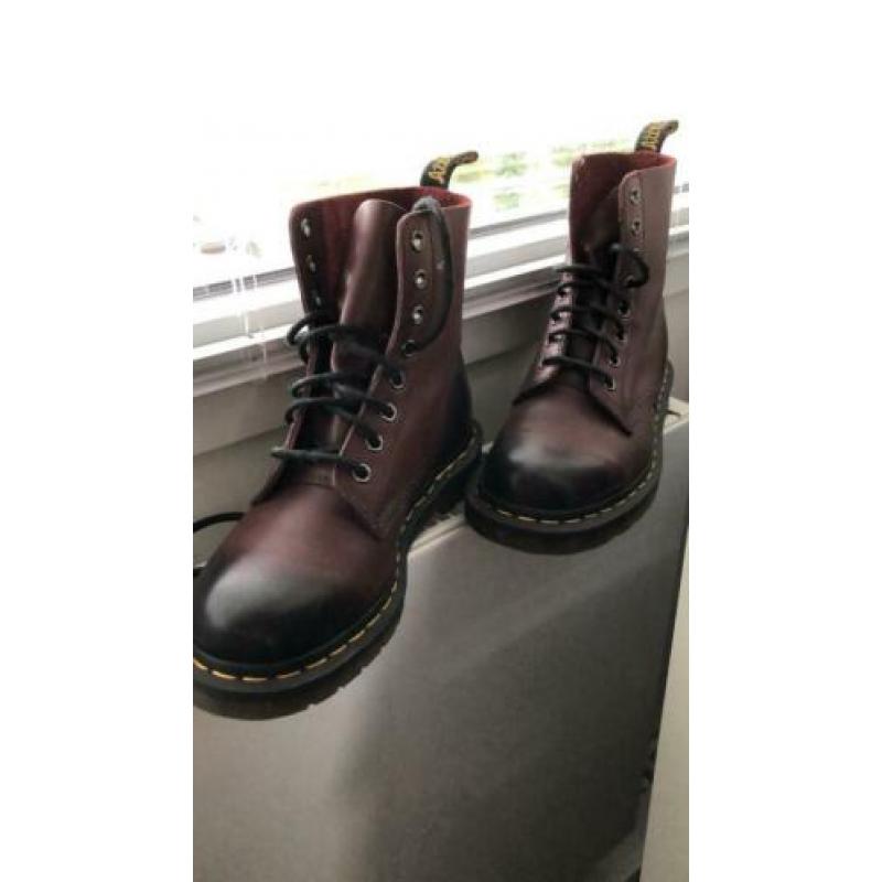 Dr. Martens Pascal Rood / Bordeaux maat 37