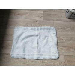 Badcape en aankleedkussenhoes koeka